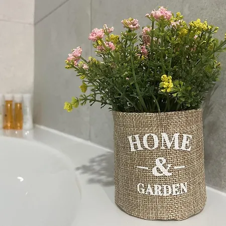Perfect Hideaway In Urban Plaza Appartamento